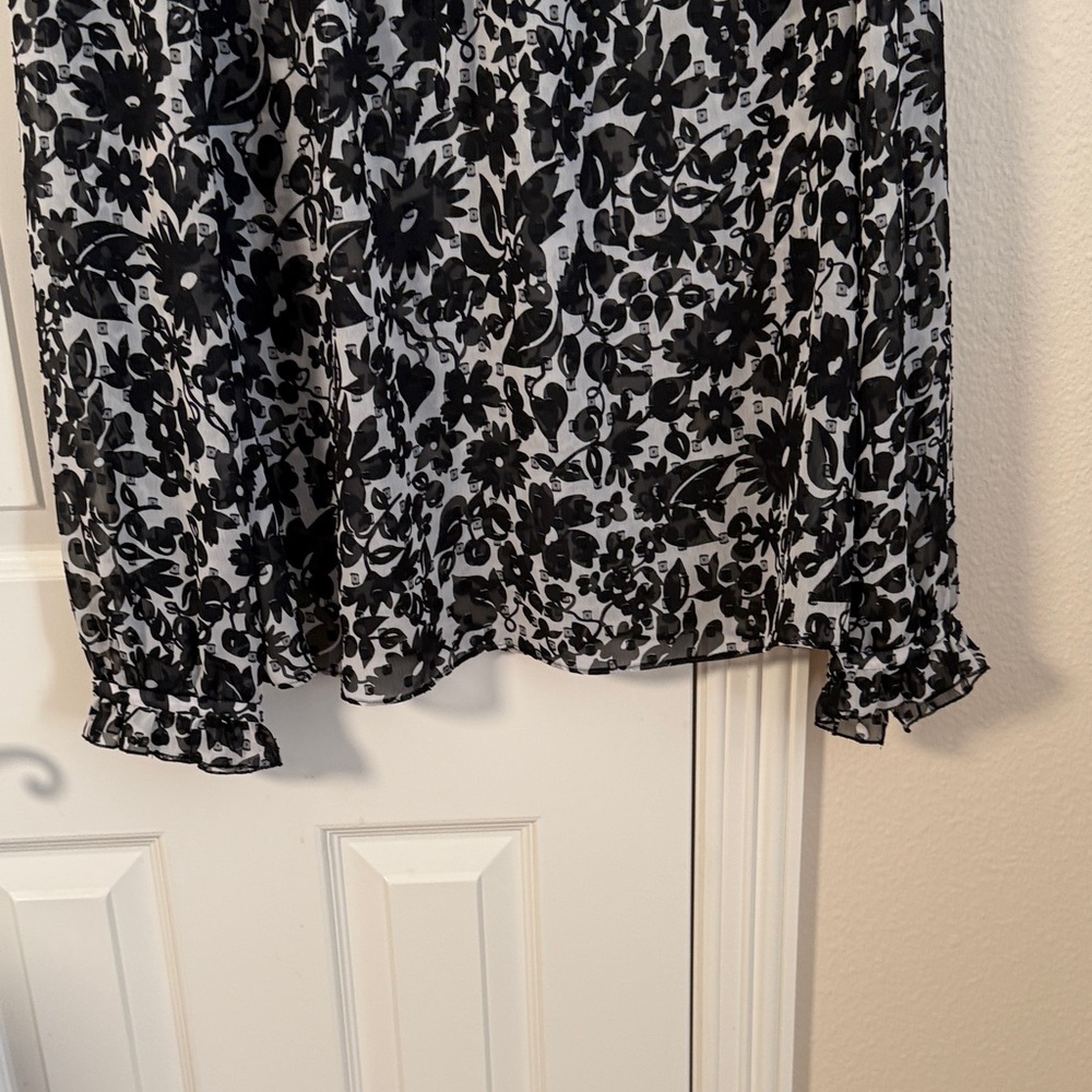 Boden Black & White Floral Tie-Front Blouse size 14 - Picture 6 of 7